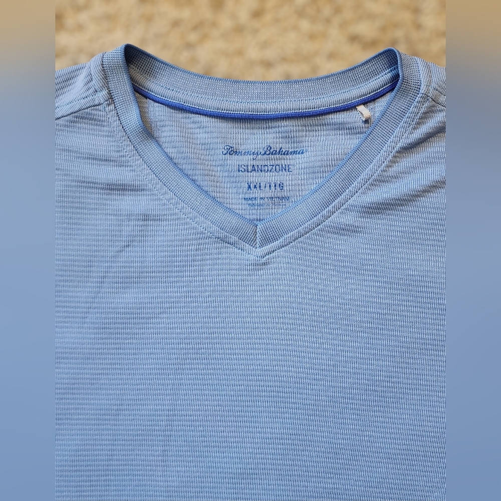 Tommy Bahama 2XL Blue Island Zone V Neck Luxury Resort Shirt XXL - Picture 3 of 9